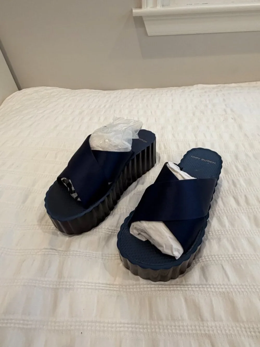 Tory Burch Scallop Satin Platform Wedge Sandals Navy Size 8